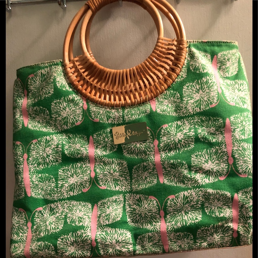 Cute Lilly Pulitzer purse! Perfect for summer!